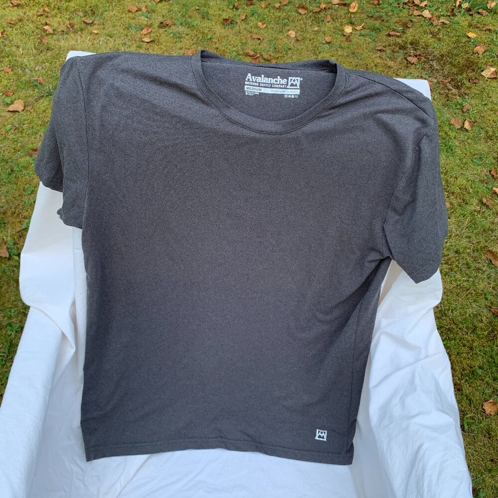 Avalanche Size M Active t-shirt